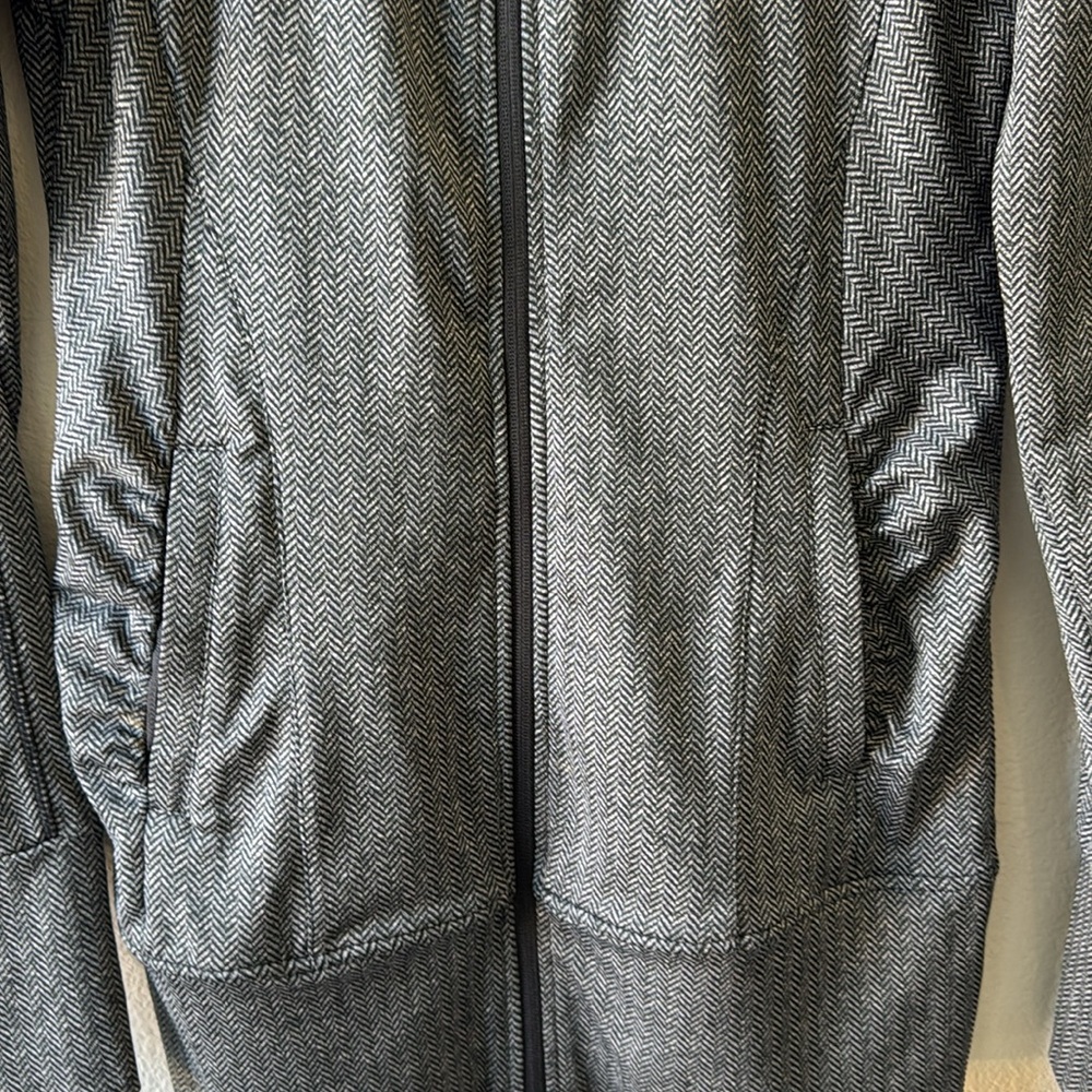 Mondetta Gray Black Herringbone Long Running Workout Hood Jacket Small EUC - Picture 5 of 8